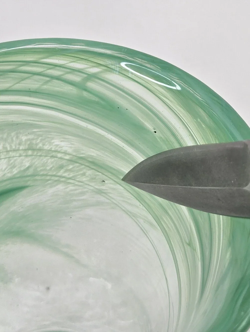 Kosta Boda Mine Green Swirl Tumbler Glass Ulrica Hydman-Vallien Sweden Art Glass
